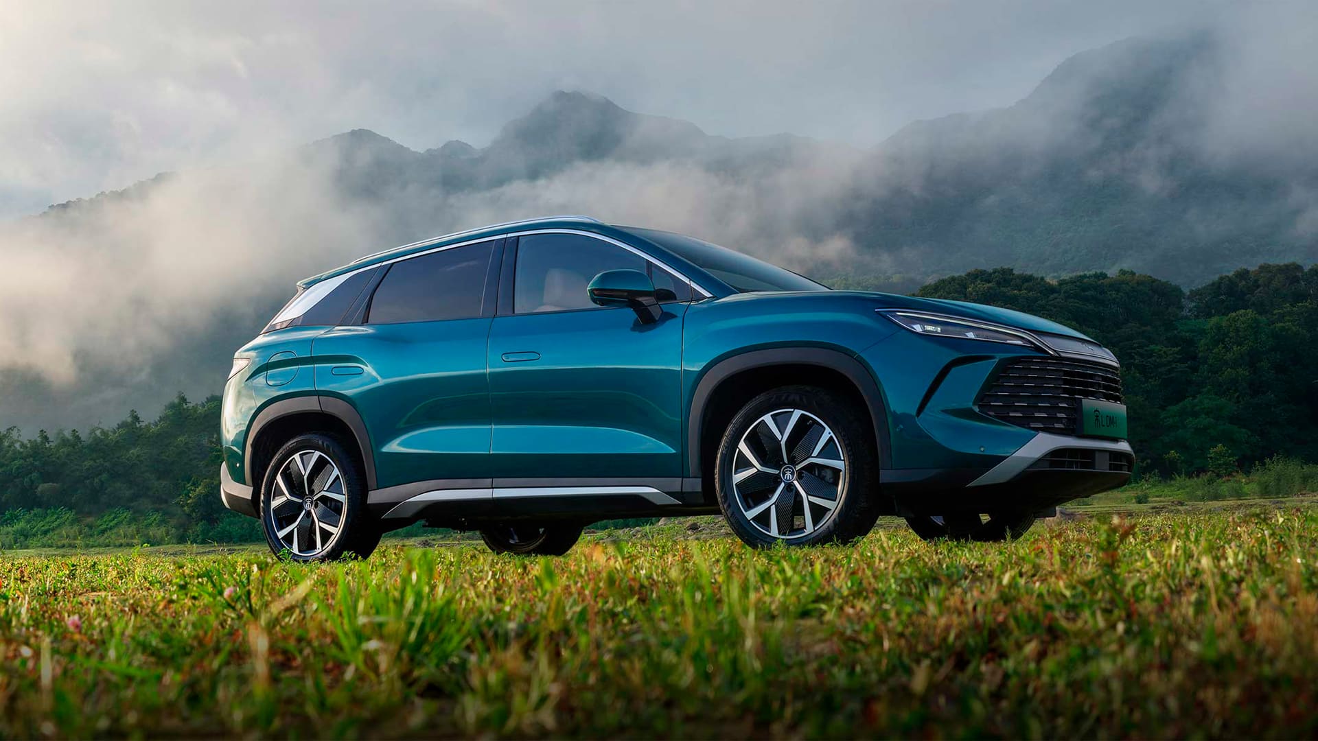 Гібридний автомобіль BYD Song L DM-i 2025